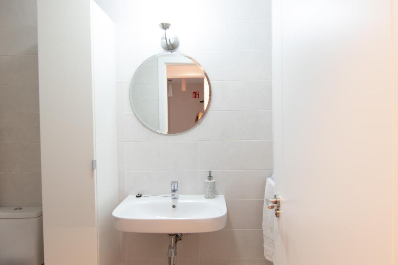 Telmo's Con Parking -sirimiri Apartments-